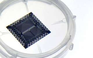 量子计算专用技术（量子计算专用芯片有哪些核心技术）