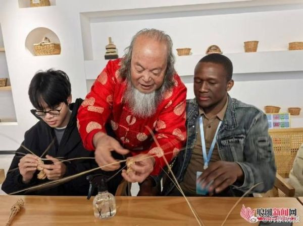 非物质文化遗产杨进邦(杨进邦非遗传承人是谁)-第1张图片-八三百科 非物质文化遗产杨进邦(杨进邦非遗传承人是谁)-第1张图片-八三百科