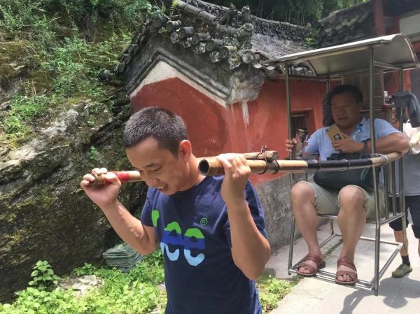 滑竿非物质文化遗产(滑竿非遗技艺怎么传承)-第2张图片-八三百科 滑竿非物质文化遗产(滑竿非遗技艺怎么传承)-第2张图片-八三百科