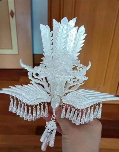 苗族文化非物质文化遗产(苗族银饰锻制技艺在哪学)-第1张图片-八三百科 苗族文化非物质文化遗产(苗族银饰锻制技艺在哪学)-第1张图片-八三百科