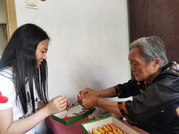 南阳香炉非物质文化遗产(南阳香包制作技艺教学)-第2张图片-八三百科 南阳香炉非物质文化遗产(南阳香包制作技艺教学)-第2张图片-八三百科