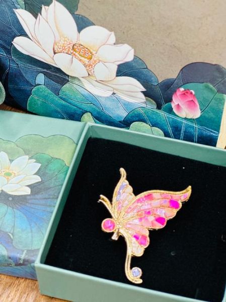 非物质文化遗产胸章（非物质文化遗产胸章如何设计）-第1张图片-八三百科