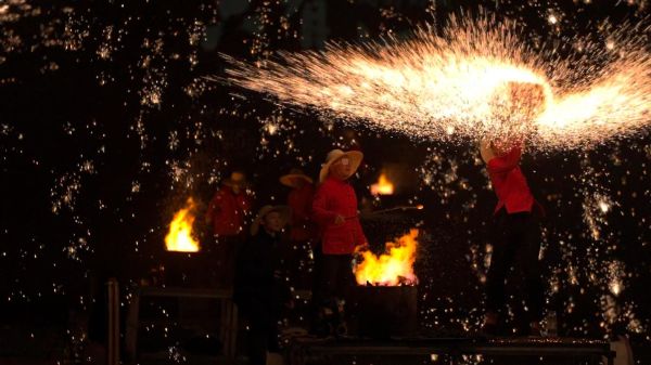 燎花花非物质文化遗产(燎花花非遗技艺新手入门指南)-第2张图片-八三百科 燎花花非物质文化遗产(燎花花非遗技艺新手入门指南)-第2张图片-八三百科