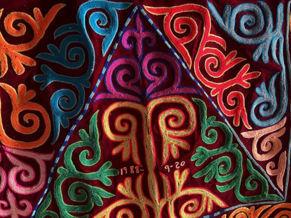 伊犁非物质文化遗产(伊犁非遗哈萨克刺绣学习攻略)-第2张图片-八三百科 伊犁非物质文化遗产(伊犁非遗哈萨克刺绣学习攻略)-第2张图片-八三百科