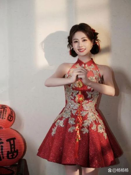 白鹿非物质文化遗产旗袍(白鹿镇非遗旗袍传承体验教程)-第1张图片-八三百科 白鹿非物质文化遗产旗袍(白鹿镇非遗旗袍传承体验教程)-第1张图片-八三百科