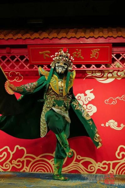 非物质文化遗产中国川剧(川剧变脸是怎么变出来的)-第3张图片-八三百科 非物质文化遗产中国川剧(川剧变脸是怎么变出来的)-第3张图片-八三百科