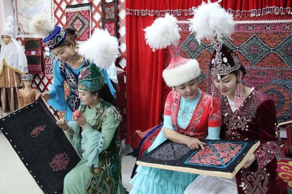哈萨克非物质文化遗产（哈萨克非遗有哪些必看项目）-第1张图片-八三百科