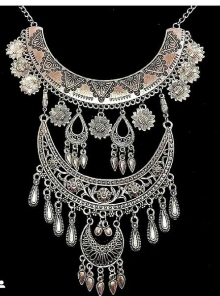 非物质文化遗产银饰(非遗银饰有哪些款式适合日常佩戴)-第1张图片-八三百科 非物质文化遗产银饰(非遗银饰有哪些款式适合日常佩戴)-第1张图片-八三百科