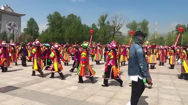 非物质文化遗产安召舞曲（安召舞曲教学入门详解）-第1张图片-八三百科