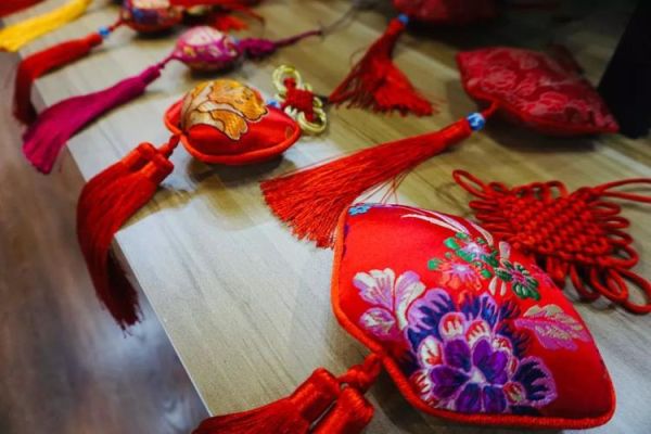 香包 非物质文化遗产(香包制作技艺是国家级非遗吗?)-第3张图片-八三百科 香包 非物质文化遗产(香包制作技艺是国家级非遗吗?)-第3张图片-八三百科
