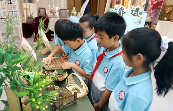 非物质文化遗产系列活动（周末带孩子体验非遗活动从哪开始）-第2张图片-八三百科