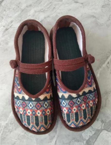 非物质文化遗产麻鞋图片（手工非遗麻鞋图片拍摄入门）-第1张图片-八三百科