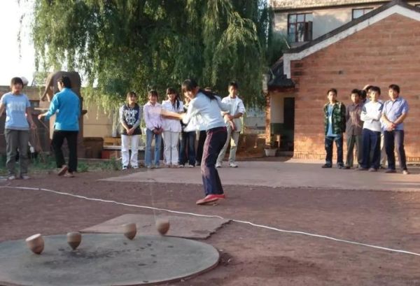 鸡棕陀螺非物质文化遗产（鸡棕陀螺在哪里看最正宗）-第2张图片-八三百科