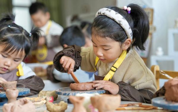 师弟非物质文化遗产(师弟传承的非遗技艺有哪些)-第2张图片-八三百科 师弟非物质文化遗产(师弟传承的非遗技艺有哪些)-第2张图片-八三百科