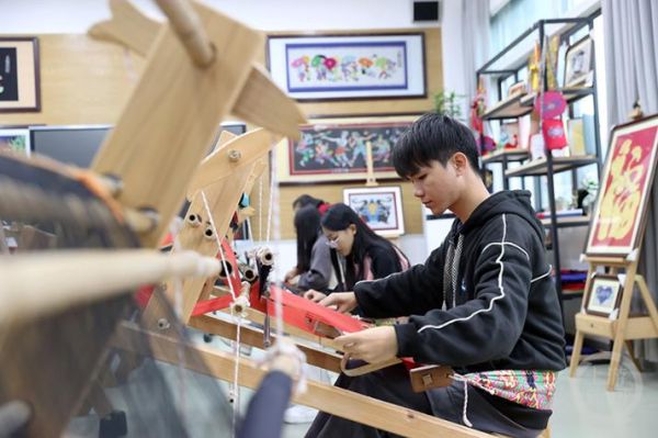 儿童非物质文化遗产课堂(儿童非遗课堂怎么上?一堂实操示范课拆解)-第3张图片-八三百科 儿童非物质文化遗产课堂(儿童非遗课堂怎么上?一堂实操示范课拆解)-第3张图片-八三百科