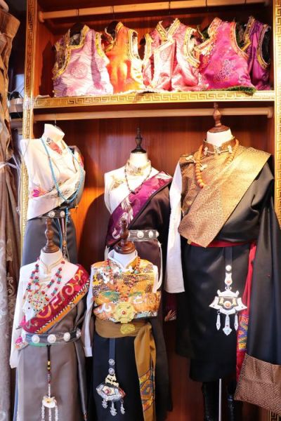 非物质文化遗产藏服（藏服非遗传承人一天都在干什么）-第1张图片-八三百科