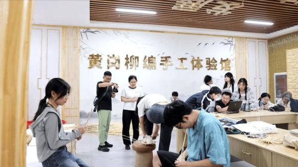 阜南县的非物质文化遗产(阜南县柳编技艺有哪些传承故事)-第2张图片-八三百科 阜南县的非物质文化遗产(阜南县柳编技艺有哪些传承故事)-第2张图片-八三百科