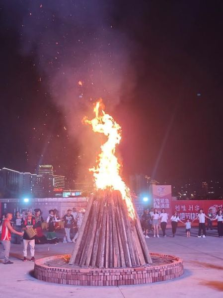 凉山非物质文化遗产（凉山彝族火把节怎么玩？当地人教你不踩坑）-第1张图片-八三百科
