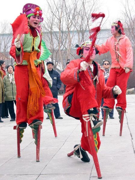 非物质文化遗产的高跷会(高跷会表演有哪些传统套路)-第2张图片-八三百科 非物质文化遗产的高跷会(高跷会表演有哪些传统套路)-第2张图片-八三百科