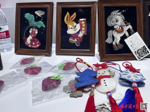 兴凯湖 非物质文化遗产（兴凯湖非遗鱼皮画制作过程）-第2张图片-八三百科