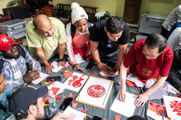 老外拍摄非物质文化遗产(老外拍摄中国风非遗纪录片技巧)-第1张图片-八三百科 老外拍摄非物质文化遗产(老外拍摄中国风非遗纪录片技巧)-第1张图片-八三百科