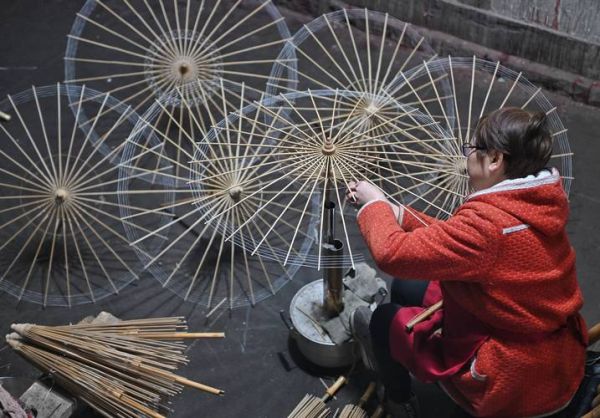 非物质文化遗产 伞(非遗油纸伞的制作全过程揭秘)-第1张图片-八三百科 非物质文化遗产 伞(非遗油纸伞的制作全过程揭秘)-第1张图片-八三百科